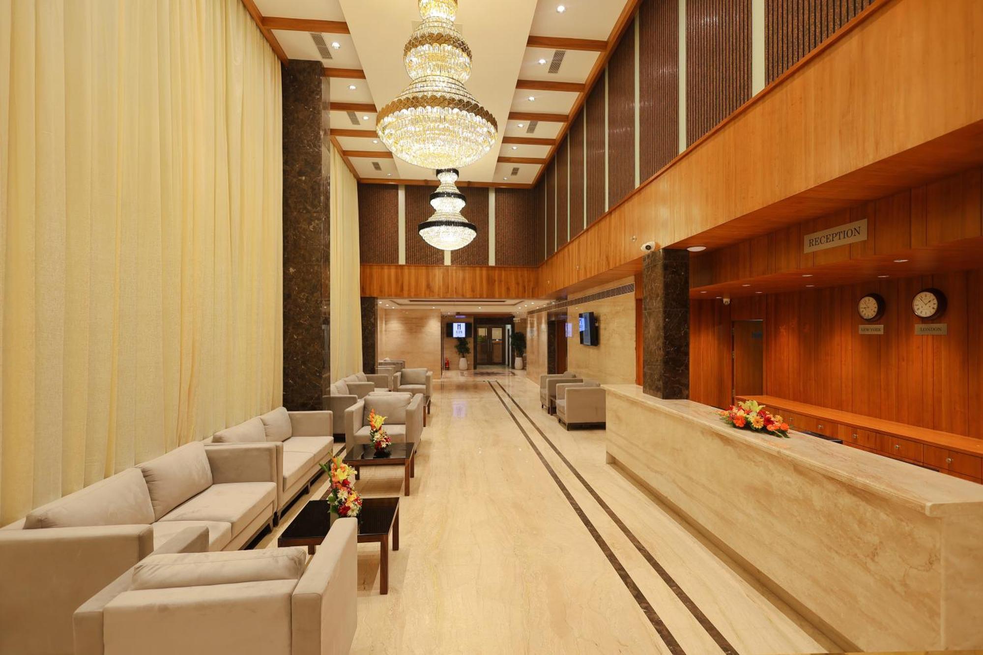 Icon Grand Hotel By Bhagini Bangalore Exterior foto