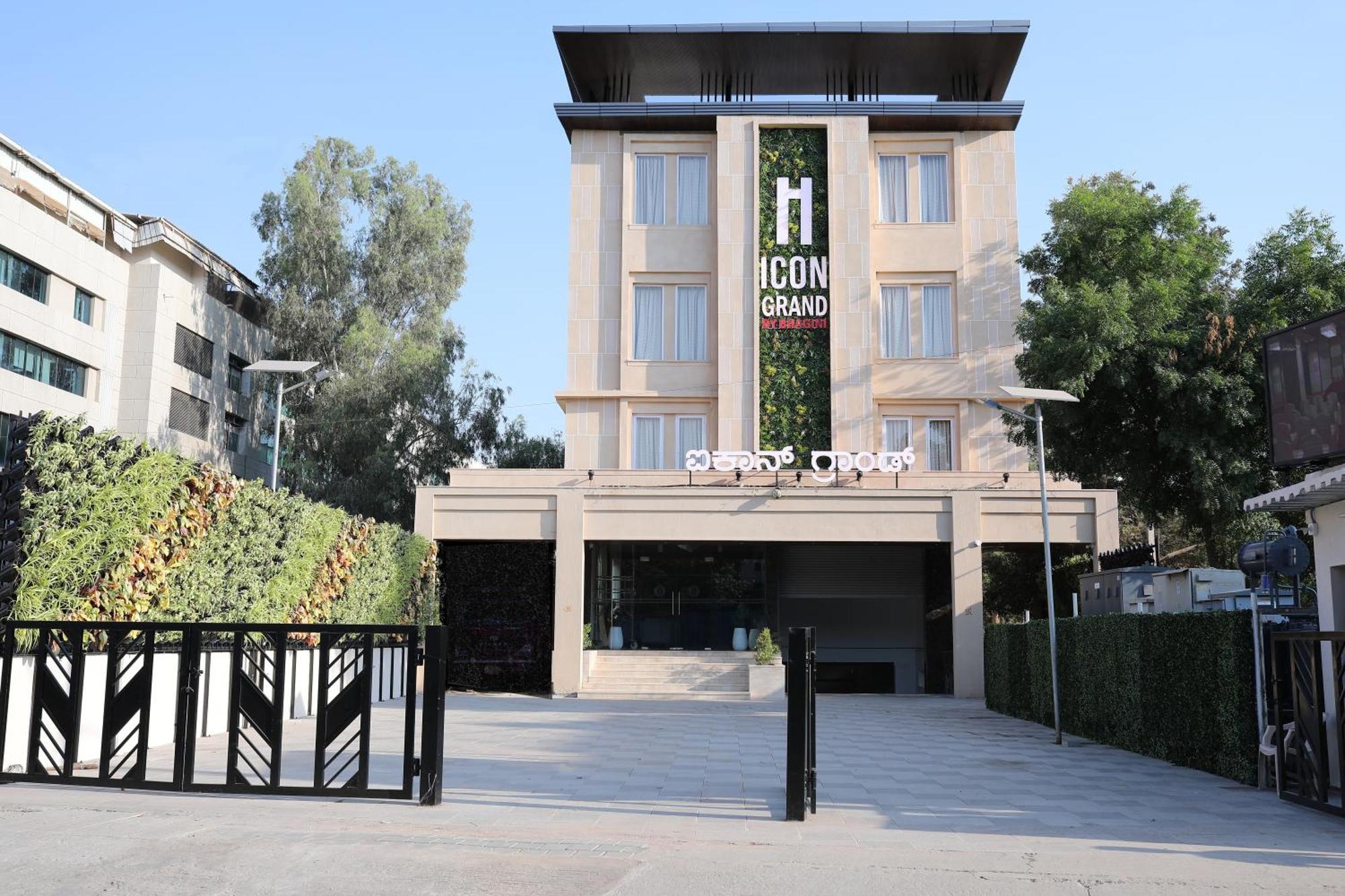 Icon Grand Hotel By Bhagini Bangalore Exterior foto