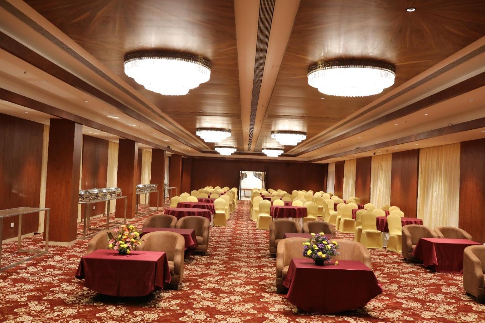 Icon Grand Hotel By Bhagini Bangalore Exterior foto